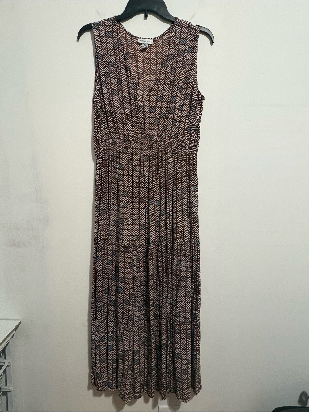 Sincerely Jules Sleeveless Geometric Maxi Dress in Brown and Cream